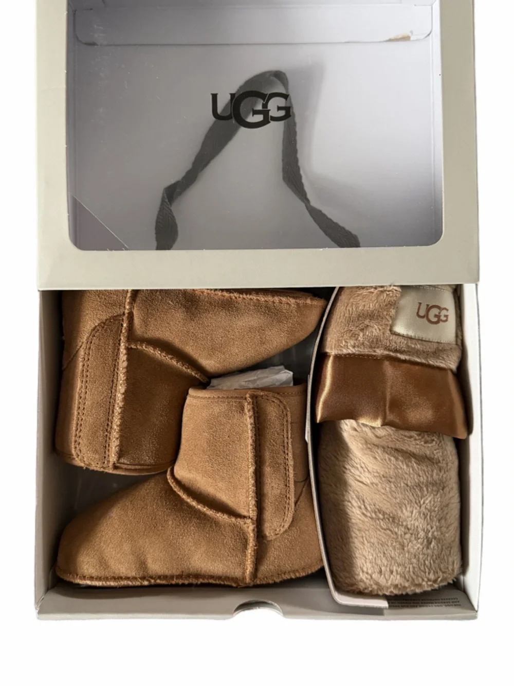 UGG Chestnut Baby Classic and Lovey Gift Set | Size 04/05 12 - 18 months